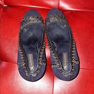 Burberry blue suede pumps with leather detail🔥🔥